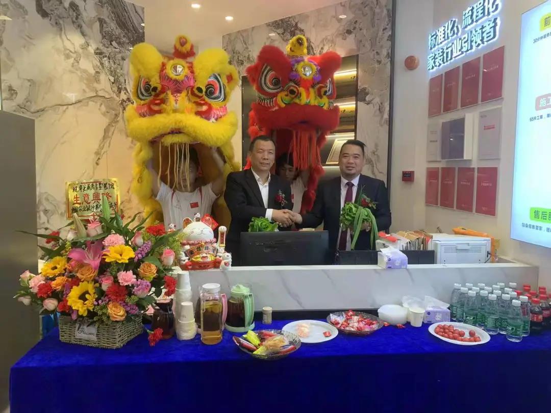 聽說，華美樂這2家店，開業第一天就被擠爆了！